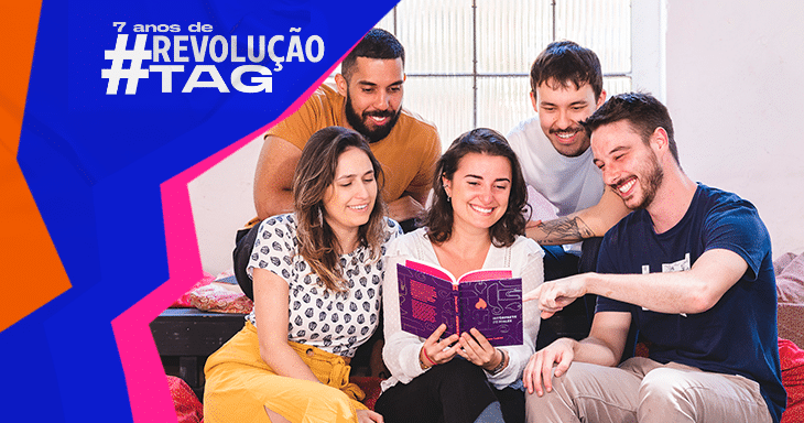 pessoas lendo